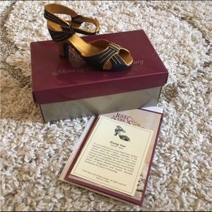 Rising Star Collectors Shoe Retired